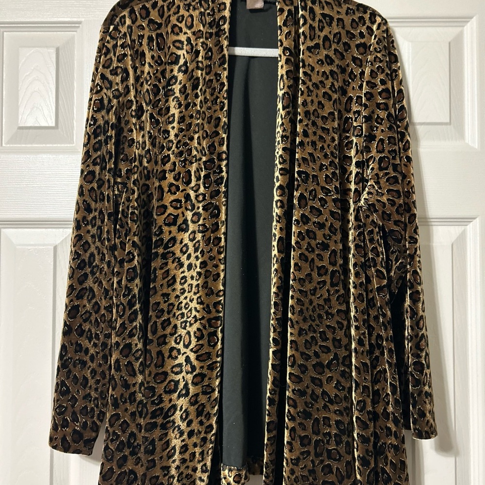 R&K Leopard Print Velvet Top Size 14 Missy Black Long Sleeve Blouse